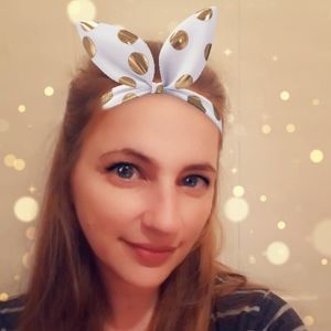 Meet your Posher, Crystal